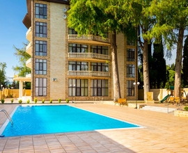 Гудаута. Отель  «Золотой якорь» 4* с питанием Автобус + ЖД Бассейн с подогревом.