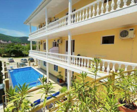 Гостевой дом Родос. Питание, Бассейн