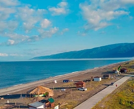 Алахадзы, Гостевой дом Камелия Автобус + ЖД