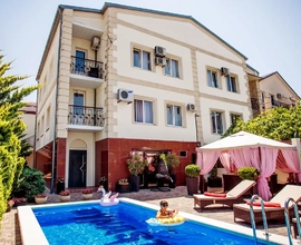 Геленджик.  Гостиный двор на Янтарной. Бассейн