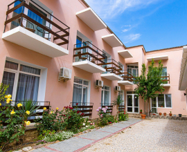 Судак.  Гостевой дом «Прибрежный»