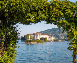 Венский лес - озеро Гарда ( Мальчезине, Лимоне Суль Гарда*, Сирмионе) – Валь-д’Аоста* – Монблан* -озеро Маджоре*(Стреза, Боромейские острова*)- Милан* - Вальтеллина – холодное сердце Альп (Мантелло, Тирано, Санкт Мориц)-Зальцбург – Сант Гильген