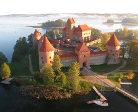 Вильнюс  Тракай  два дня Экскурсия + Шопинг 85 евро + 150 рублей