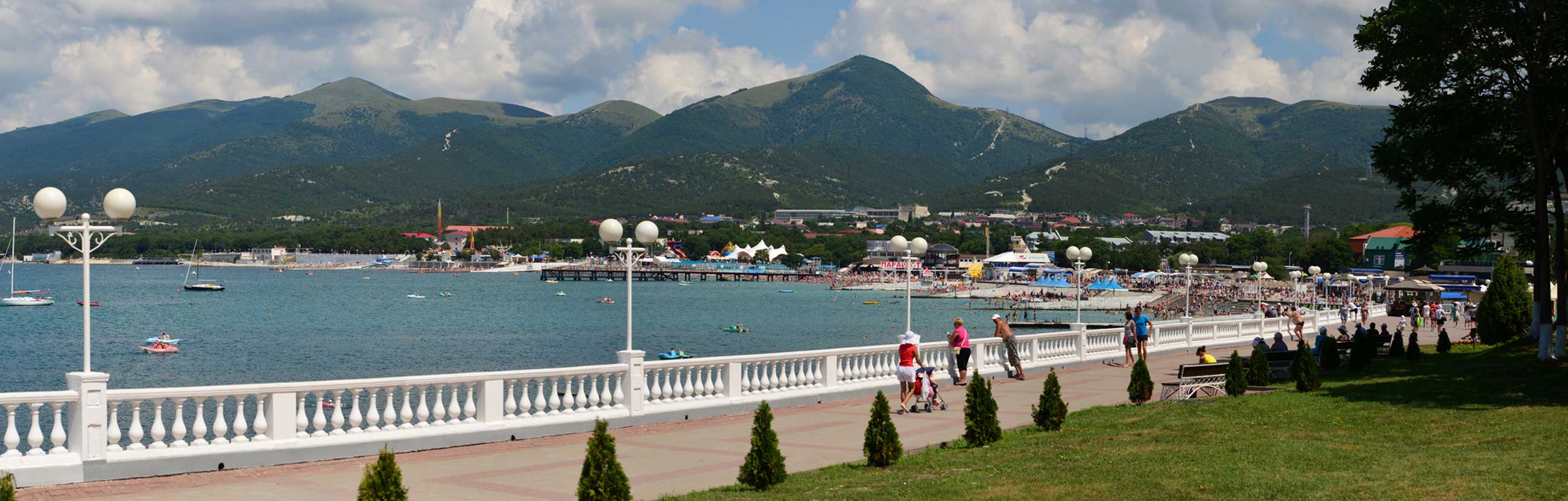 Кабардинка Гостевой дом Акрополь с бассейном